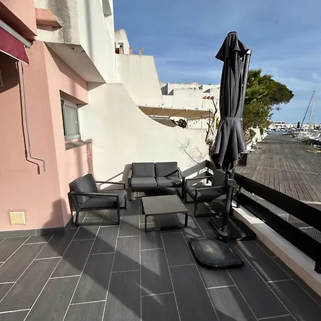 Marina Port Camargue Avec Piscine